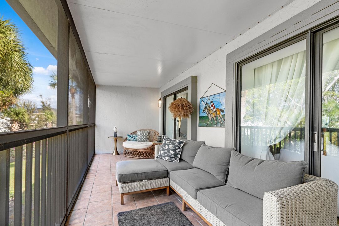 En Venta: $675,000 (3 camas, 3 baños, 1760 Pies cuadrados)