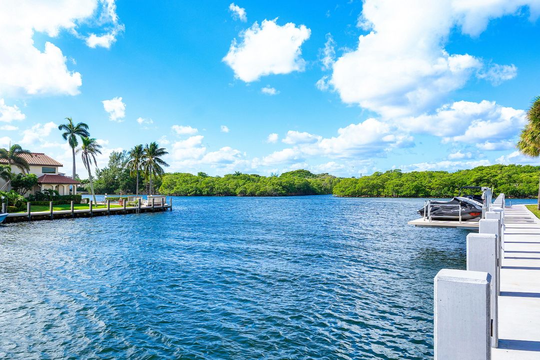 En Venta: $1,999,000 (3 camas, 3 baños, 2550 Pies cuadrados)