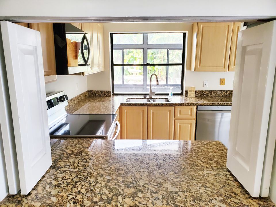 En Renta: $4,600 (4 camas, 2 baños, 2035 Pies cuadrados)