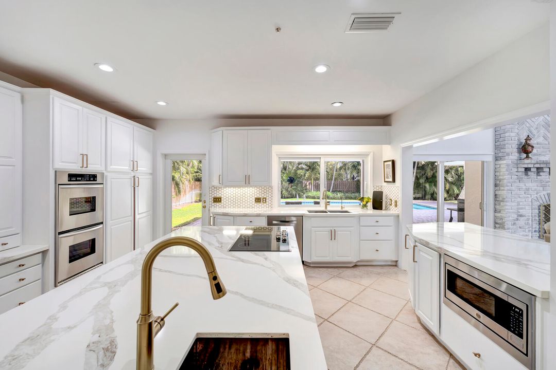 En Venta: $2,499,000 (5 camas, 4 baños, 5066 Pies cuadrados)