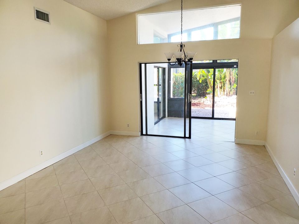 En Renta: $4,600 (4 camas, 2 baños, 2035 Pies cuadrados)