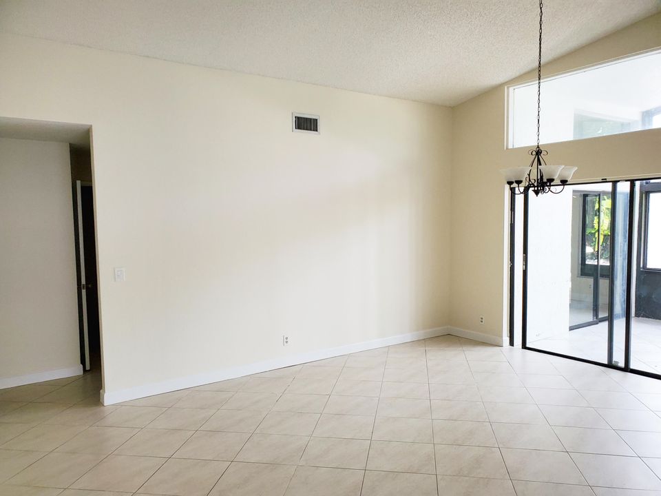 En Renta: $4,600 (4 camas, 2 baños, 2035 Pies cuadrados)