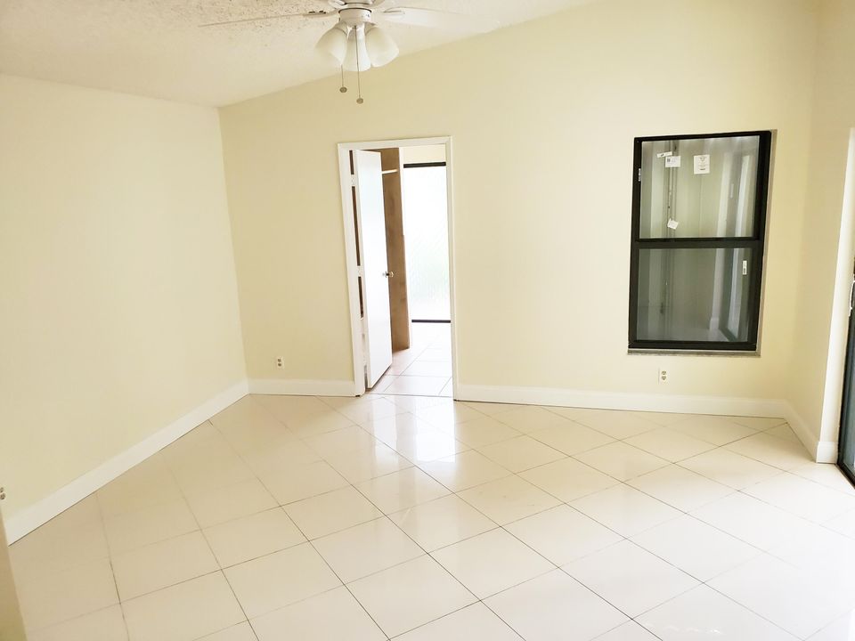 En Renta: $4,600 (4 camas, 2 baños, 2035 Pies cuadrados)