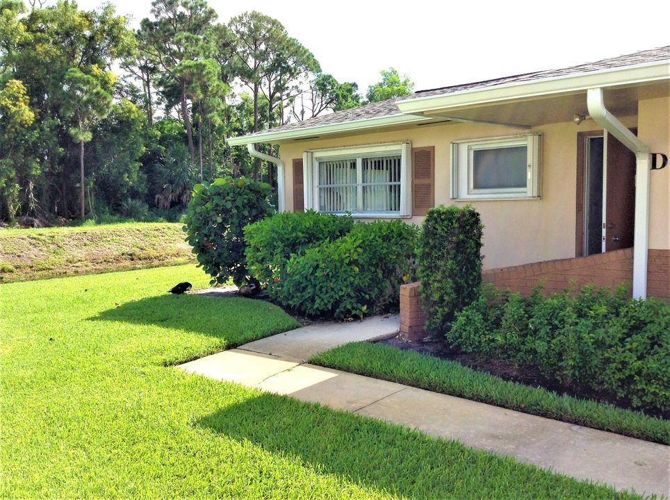 For Sale: $154,000 (2 beds, 2 baths, 910 Square Feet)