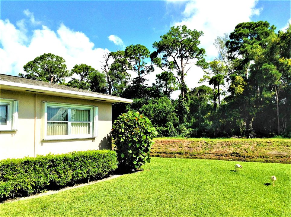 For Sale: $154,000 (2 beds, 2 baths, 910 Square Feet)