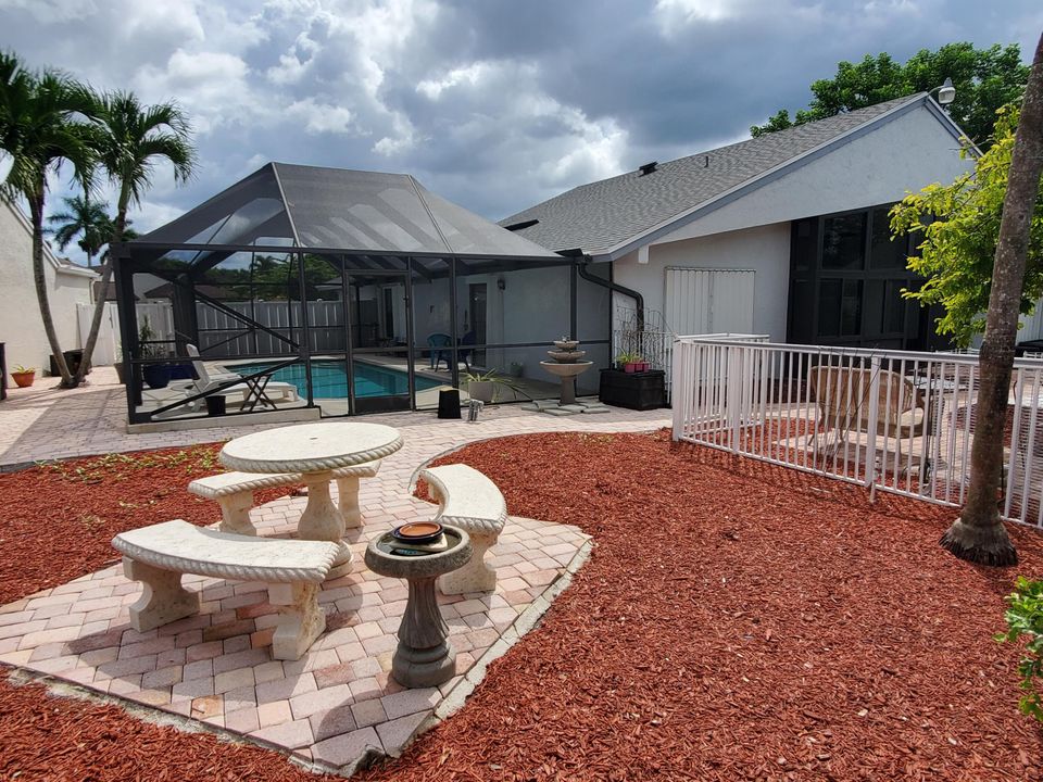 En Renta: $4,600 (4 camas, 2 baños, 2035 Pies cuadrados)