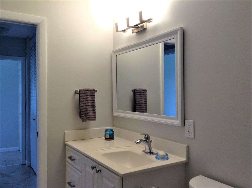 For Sale: $154,000 (2 beds, 2 baths, 910 Square Feet)