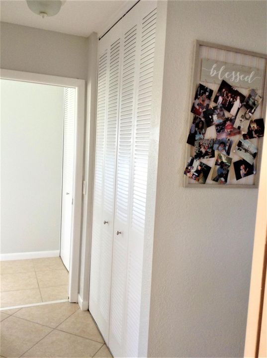 For Sale: $154,000 (2 beds, 2 baths, 910 Square Feet)