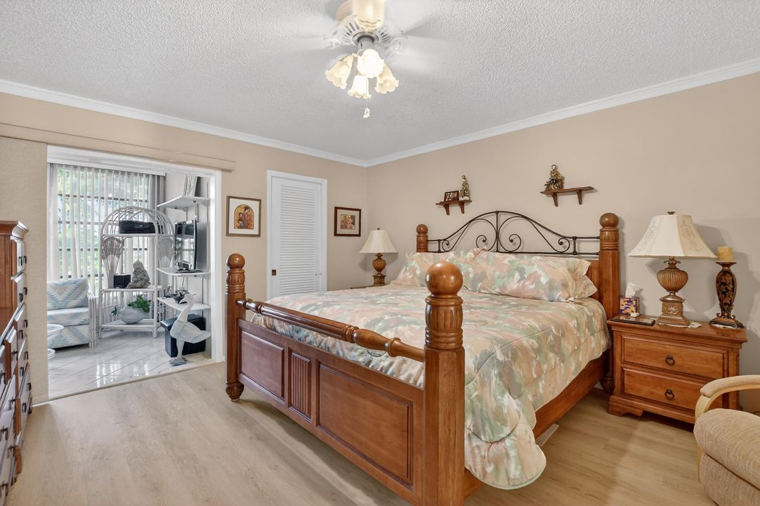 For Sale: $169,900 (2 beds, 2 baths, 1000 Square Feet)