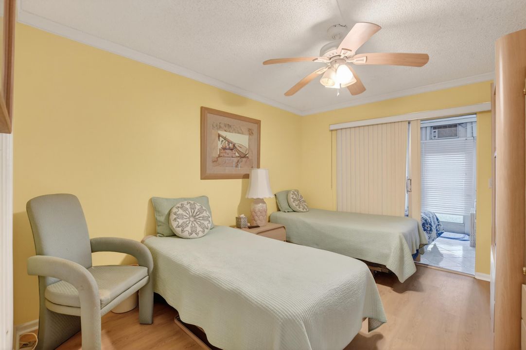 For Sale: $169,900 (2 beds, 2 baths, 1000 Square Feet)