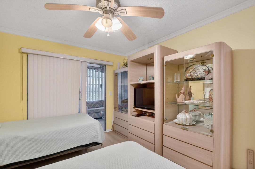 For Sale: $169,900 (2 beds, 2 baths, 1000 Square Feet)