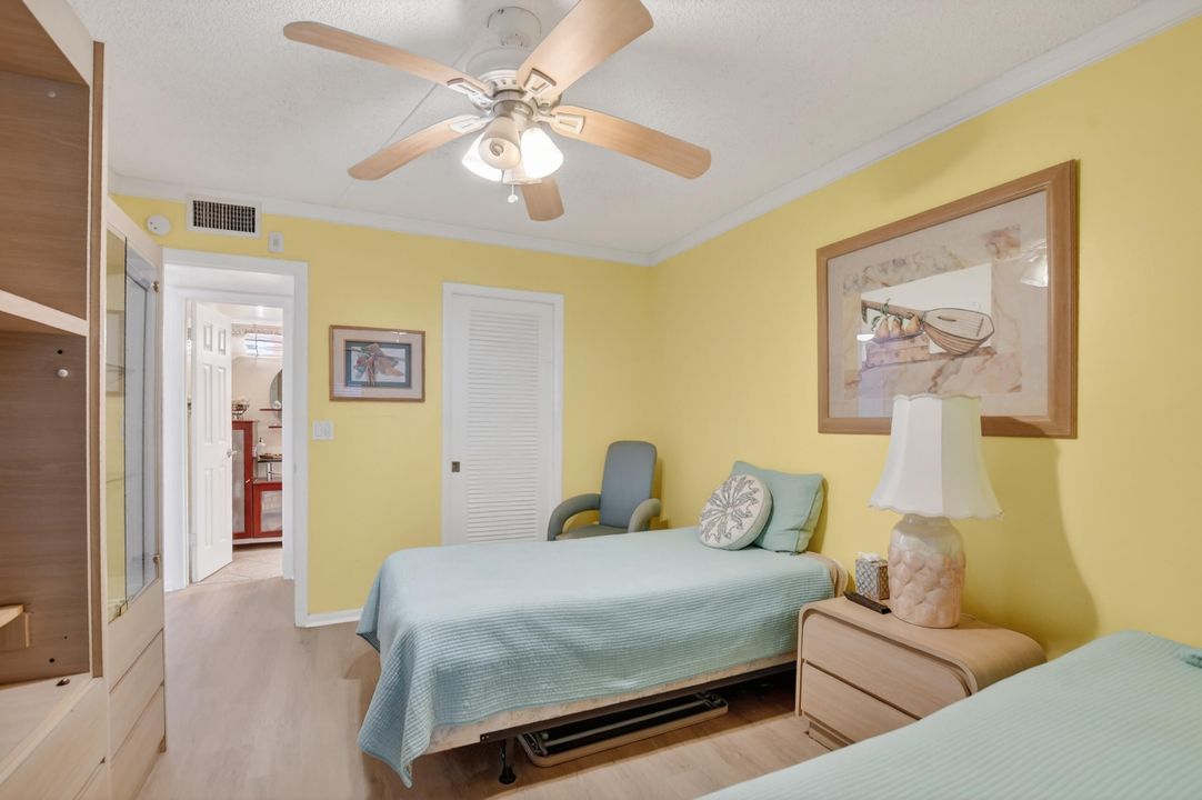 For Sale: $169,900 (2 beds, 2 baths, 1000 Square Feet)