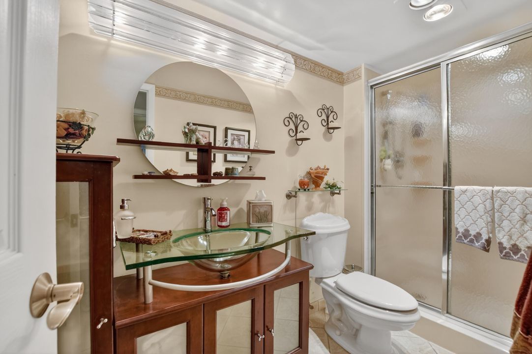 For Sale: $169,900 (2 beds, 2 baths, 1000 Square Feet)