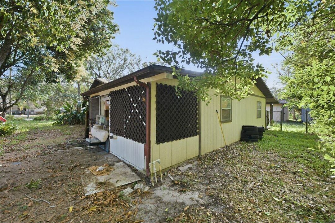 For Sale: $325,000 (3 beds, 2 baths, 1626 Square Feet)