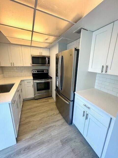 For Sale: $105,000 (1 beds, 1 baths, 850 Square Feet)