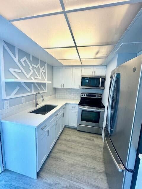 For Sale: $105,000 (1 beds, 1 baths, 850 Square Feet)