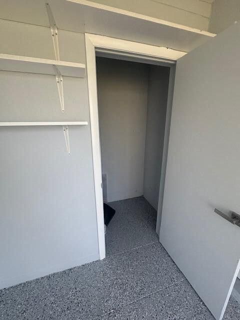 For Sale: $105,000 (1 beds, 1 baths, 850 Square Feet)