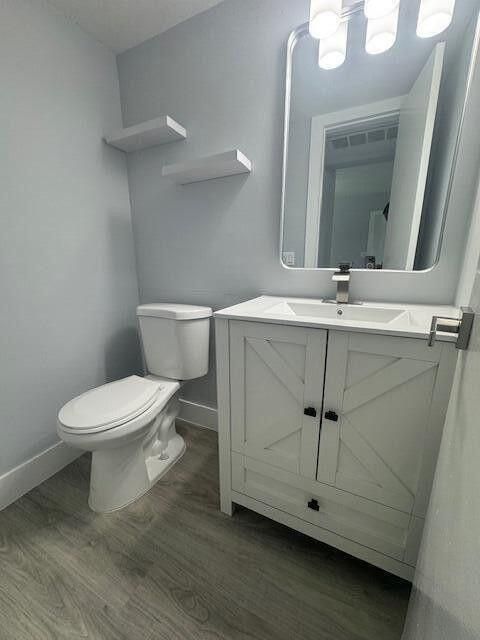 For Sale: $105,000 (1 beds, 1 baths, 850 Square Feet)