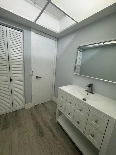 For Sale: $105,000 (1 beds, 1 baths, 850 Square Feet)