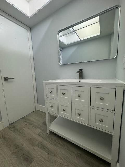 For Sale: $105,000 (1 beds, 1 baths, 850 Square Feet)