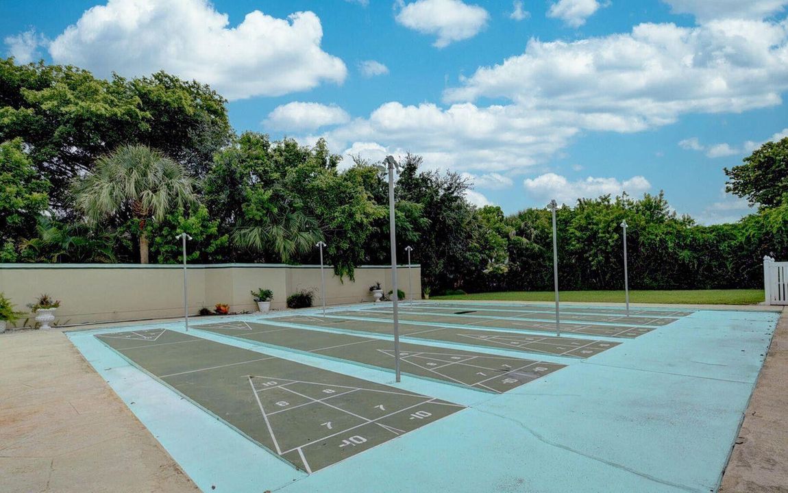 For Sale: $105,000 (1 beds, 1 baths, 850 Square Feet)