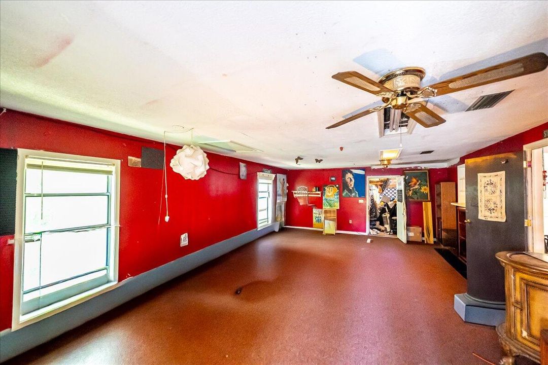 For Sale: $325,000 (3 beds, 2 baths, 1626 Square Feet)