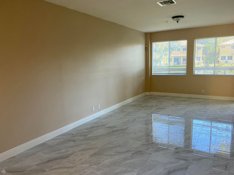 В аренду: $2,800 (3 спален, 2 ванн, 1574 Квадратных фут)