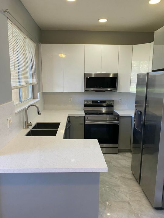 В аренду: $2,800 (3 спален, 2 ванн, 1574 Квадратных фут)