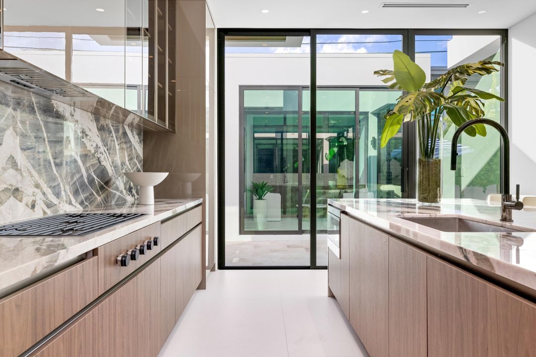 En Venta: $6,750,000 (6 camas, 6 baños, 5577 Pies cuadrados)