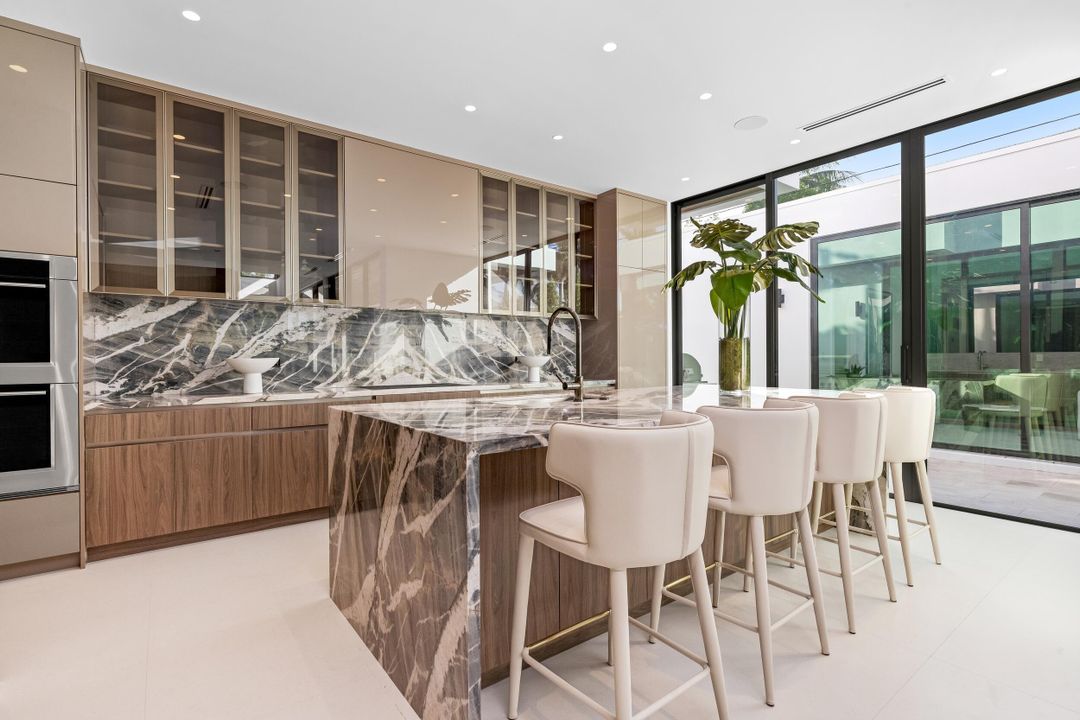 En Venta: $6,750,000 (6 camas, 6 baños, 5577 Pies cuadrados)