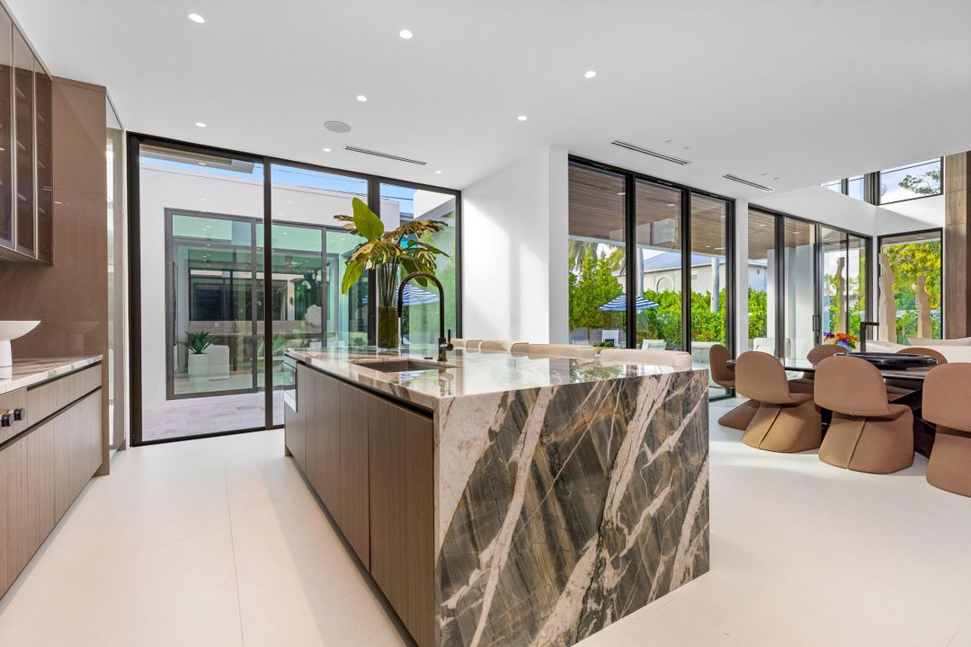 En Venta: $6,750,000 (6 camas, 6 baños, 5577 Pies cuadrados)