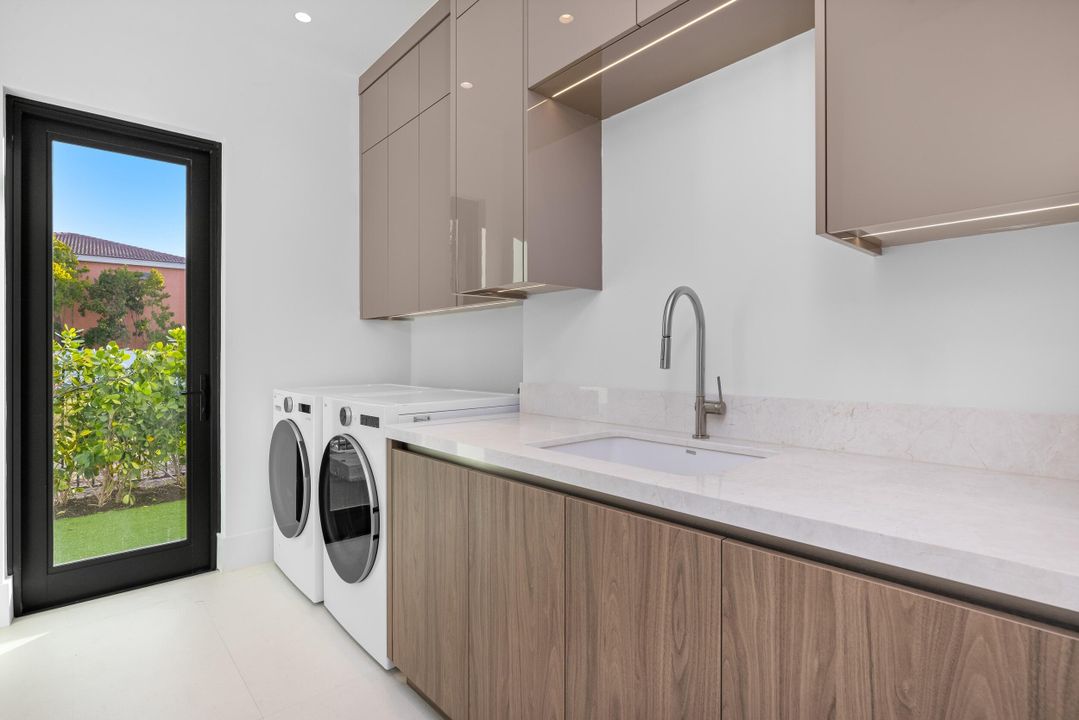 En Venta: $6,750,000 (6 camas, 6 baños, 5577 Pies cuadrados)