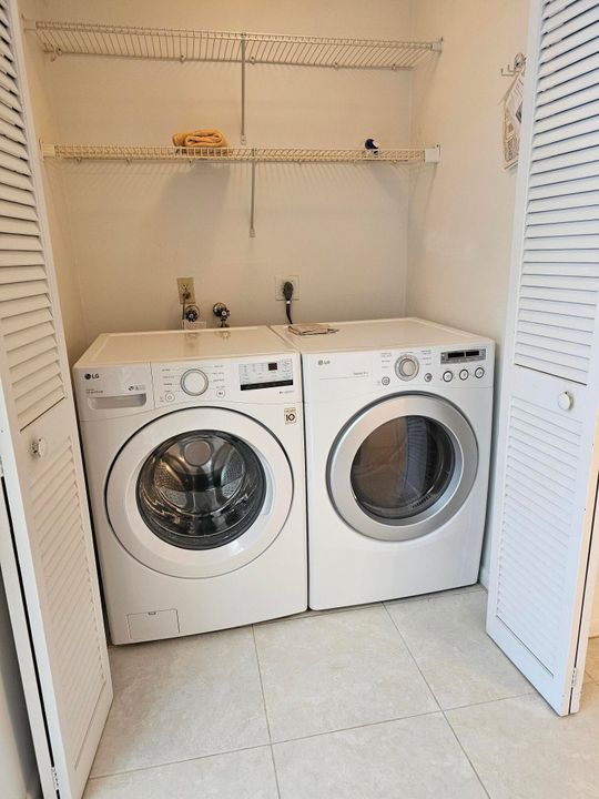 En Renta: $2,275 (2 camas, 2 baños, 1102 Pies cuadrados)