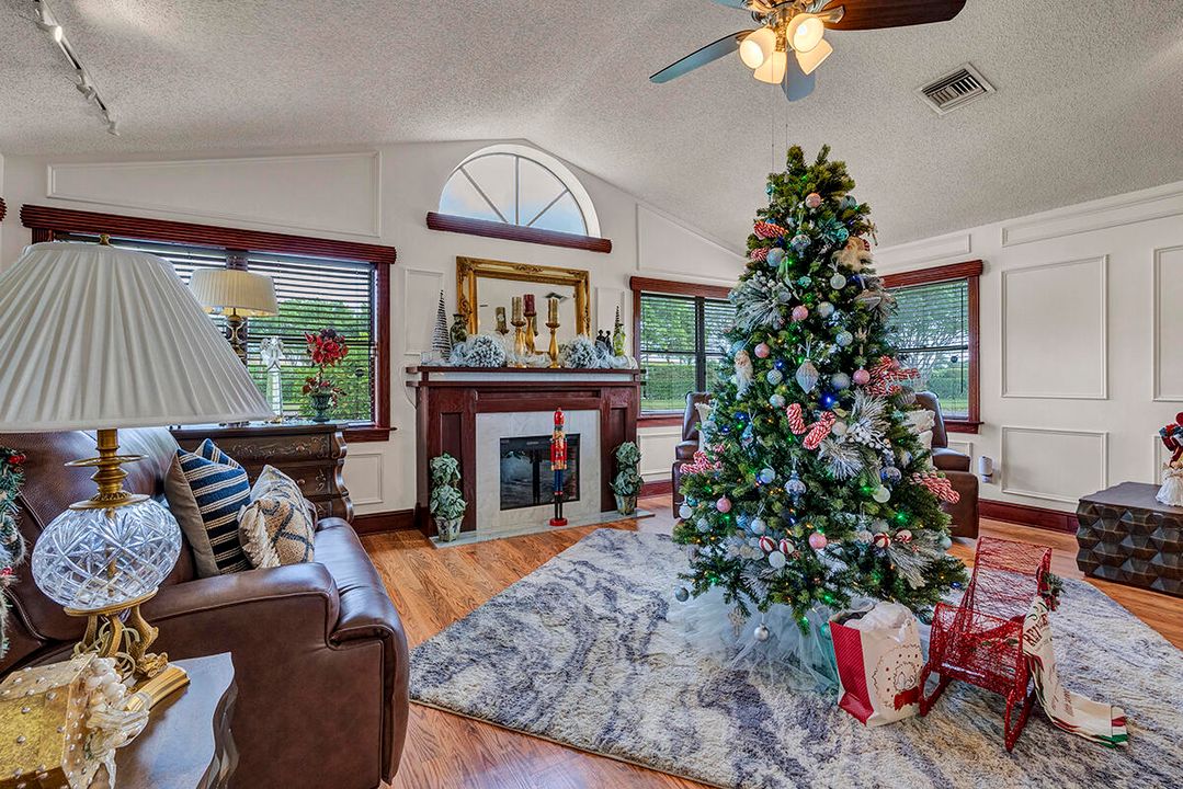 For Sale: $359,000 (3 beds, 2 baths, 2180 Square Feet)