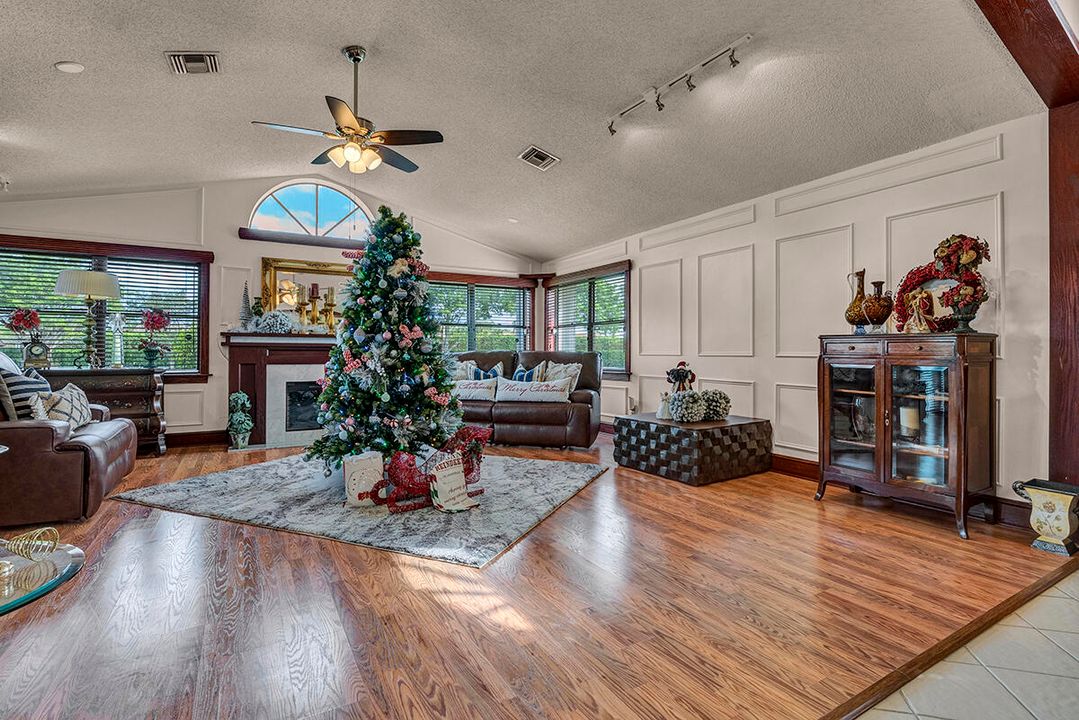 For Sale: $359,000 (3 beds, 2 baths, 2180 Square Feet)