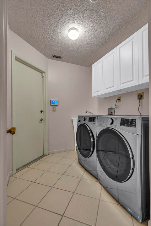 For Sale: $359,000 (3 beds, 2 baths, 2180 Square Feet)