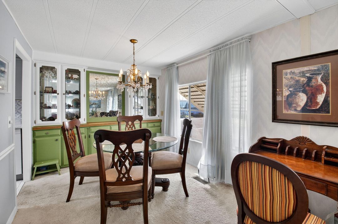 На продажу: $184,900 (3 спален, 2 ванн, 1440 Квадратных фут)