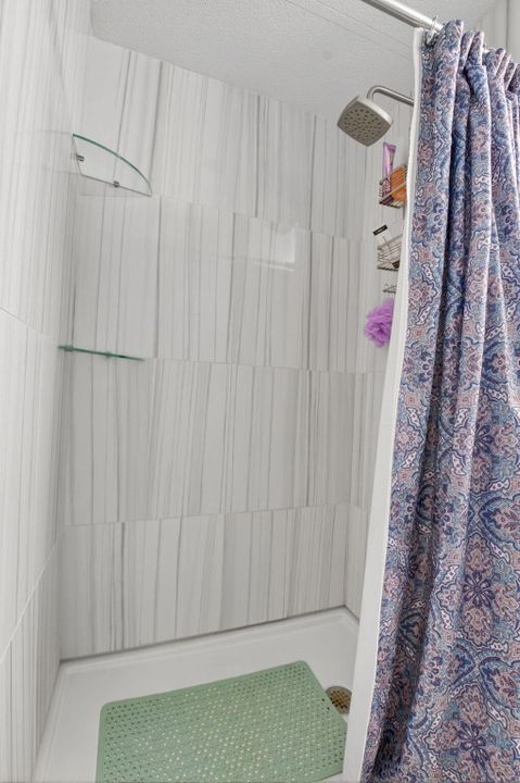 На продажу: $184,900 (3 спален, 2 ванн, 1440 Квадратных фут)