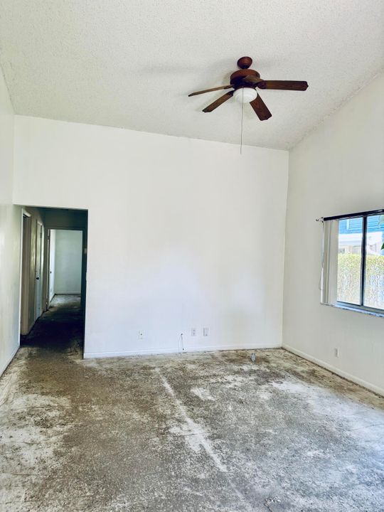 For Sale: $240,000 (3 beds, 2 baths, 1267 Square Feet)