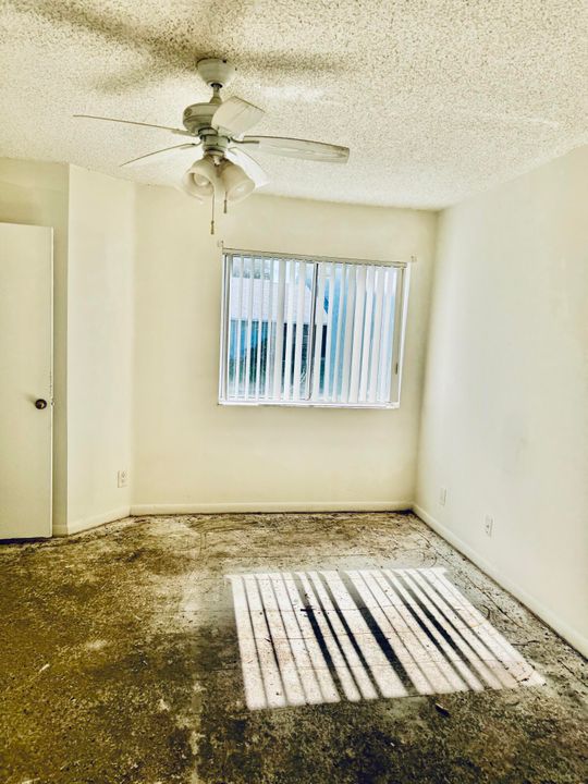 For Sale: $240,000 (3 beds, 2 baths, 1267 Square Feet)