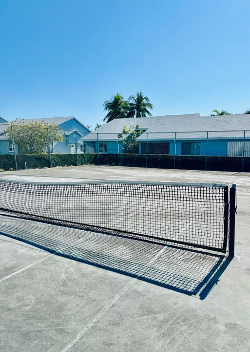 For Sale: $240,000 (3 beds, 2 baths, 1267 Square Feet)