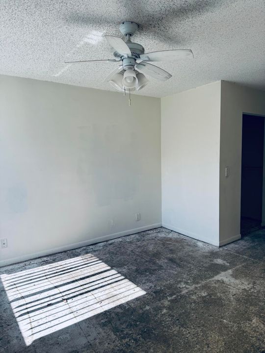 For Sale: $240,000 (3 beds, 2 baths, 1267 Square Feet)