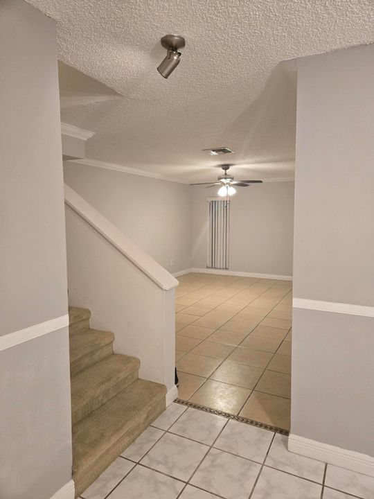 В аренду: $2,250 (2 спален, 2 ванн, 1430 Квадратных фут)