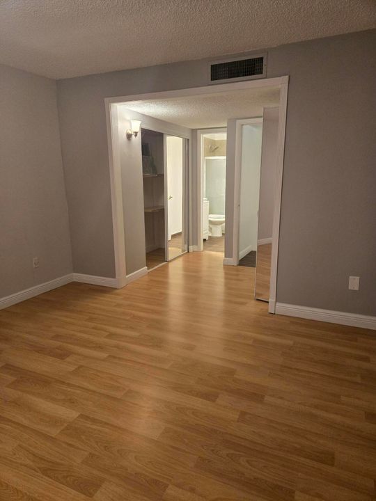 В аренду: $2,250 (2 спален, 2 ванн, 1430 Квадратных фут)