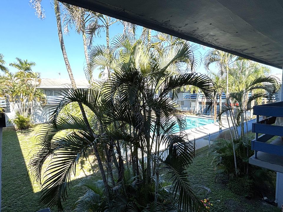 合同活跃: $1,400 (0 贝兹, 1 浴室, 660 平方英尺)