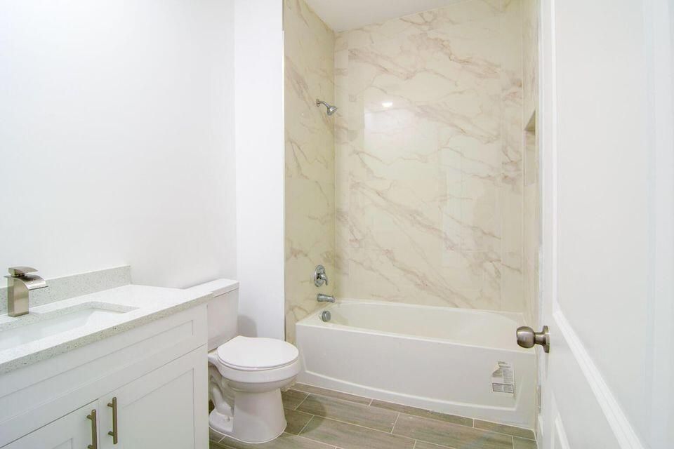 For Rent: $1,650 (3 beds, 2 baths, 1047 Square Feet)