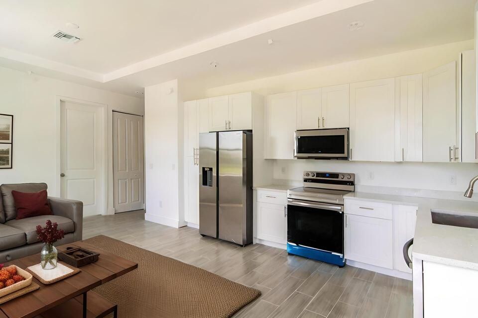 For Rent: $1,650 (3 beds, 2 baths, 1047 Square Feet)