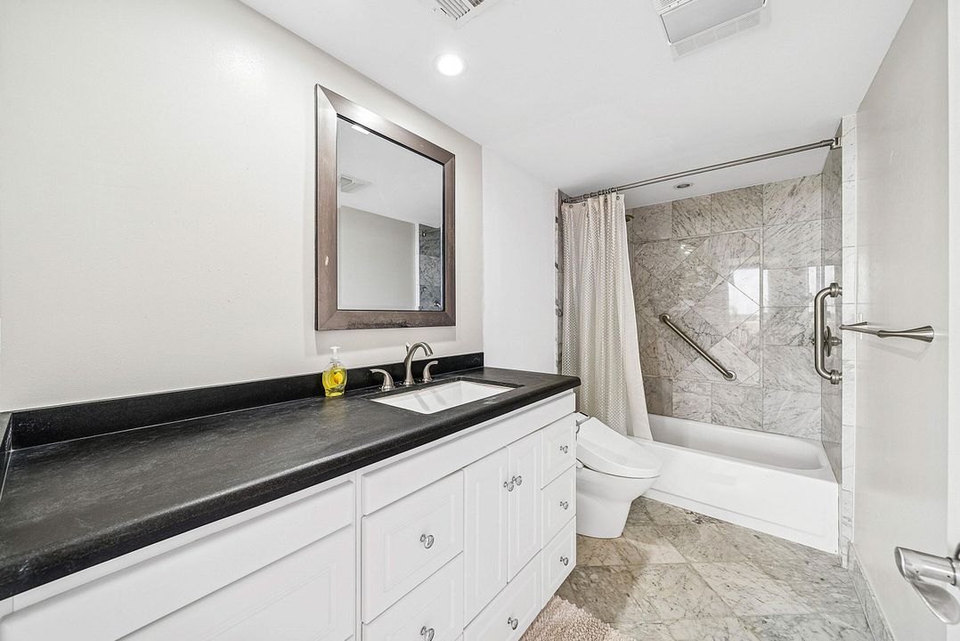 На продажу: $427,000 (2 спален, 2 ванн, 1235 Квадратных фут)