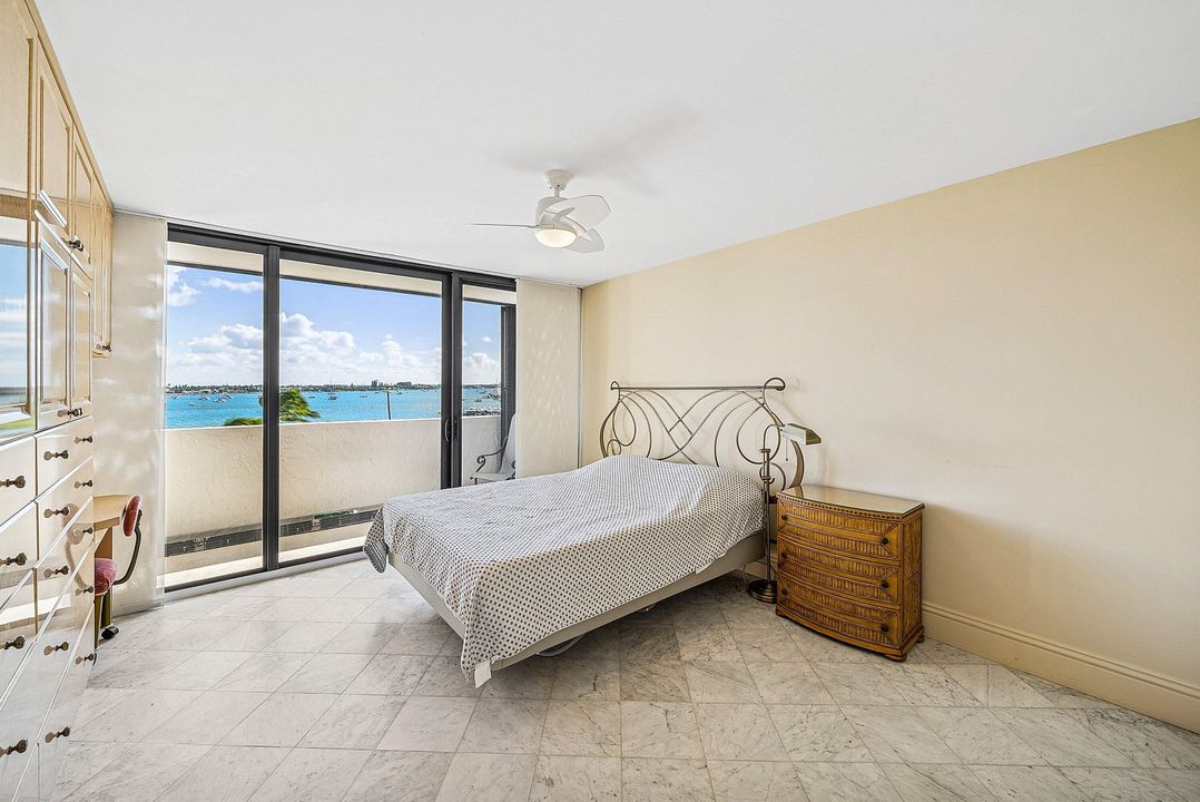 На продажу: $427,000 (2 спален, 2 ванн, 1235 Квадратных фут)