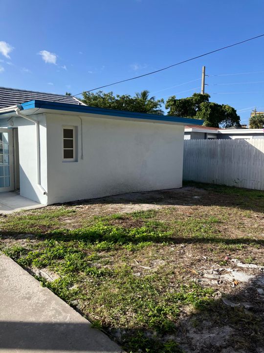 For Rent: $3,000 (3 beds, 2 baths, 1110 Square Feet)